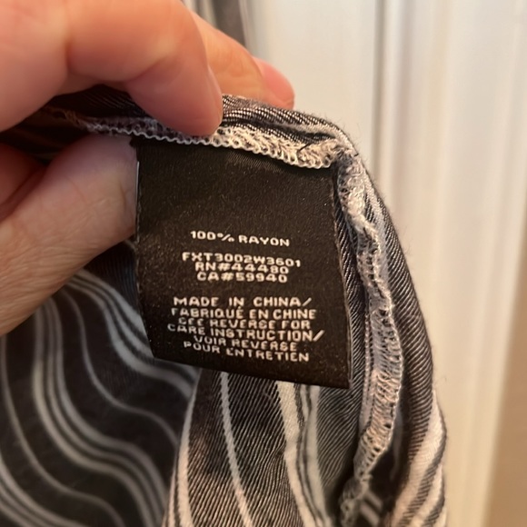 Women button down shirt - Picture 3 of 3